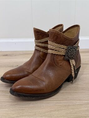 Ariat Round Toe Circuit Safe Fashion Booties
